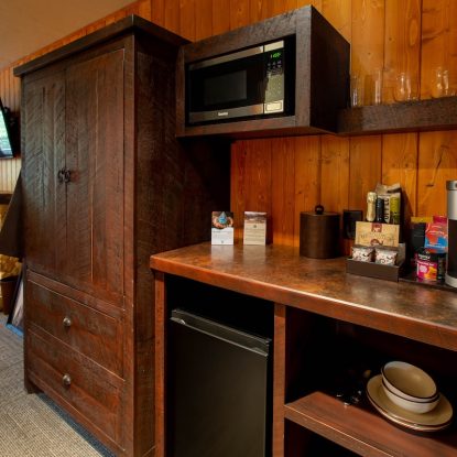 MLL_Photography_Corner Room-King_Mini Bar_Spatial View_01