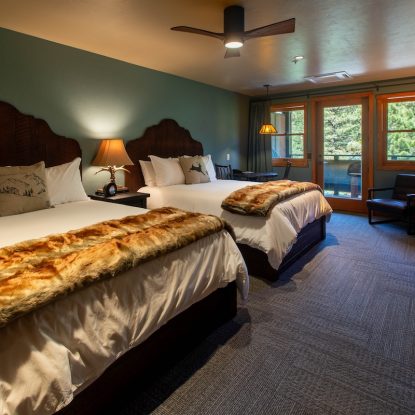 Mt Lemmon Lodge_Standard Room-Queen_Full Room_Spatial View_01